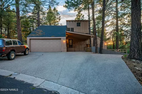 2256 E Cricket Ln, Flagstaff, AZ 86004