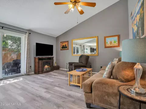 Living - 2509 E Heidi Loop, Flagstaff, AZ 86004 photo 2 of 2