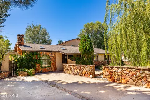 3223 N Grandview Dr, Flagstaff, AZ 86004