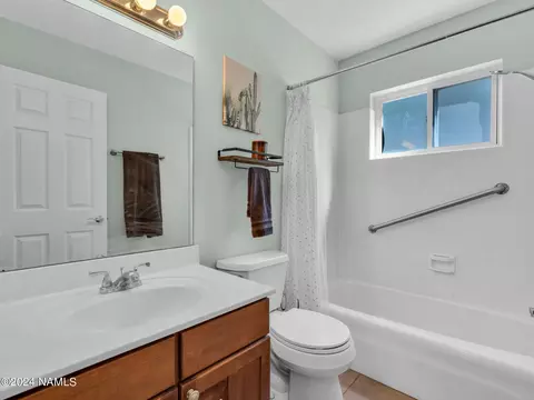 950 E Hilltop Ave, Flagstaff, AZ 86001 photo 17