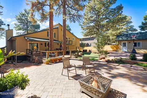 Exterior - 2232 E Skyline Dr, Flagstaff, AZ 86004 photo 2 of 8