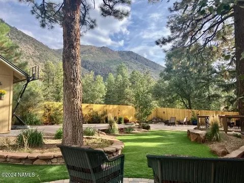 2232 E Skyline Dr, Flagstaff, AZ 86004