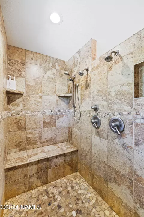 Bath - 2232 E Skyline Dr, Flagstaff, AZ 86004 photo 2 of 5
