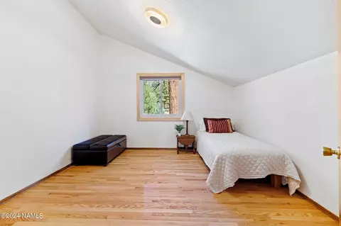Bedroom - 2232 E Skyline Dr, Flagstaff, AZ 86004 photo 3 of 4