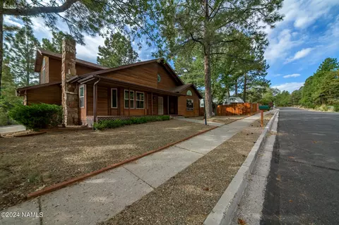 2225 E Skyline Dr, Flagstaff, AZ 86004