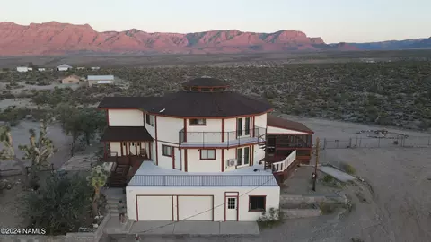 522 W Campanile Dr, Meadview, AZ 86444