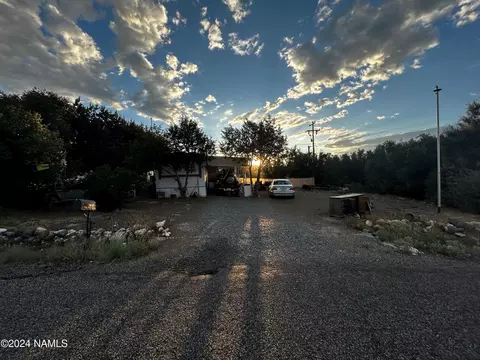 16038 S Rodeo Dr, Mayer, AZ 86333