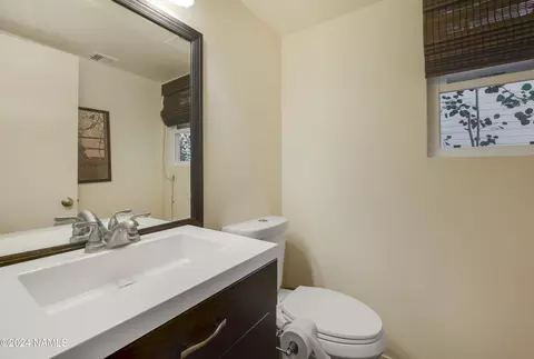 Bath - 4415 E Spring Meadows Cir, Flagstaff, AZ 86004 photo 1 of 3