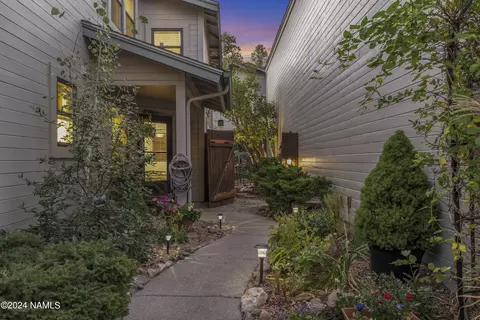 Exterior - 4415 E Spring Meadows Cir, Flagstaff, AZ 86004 photo 2 of 12