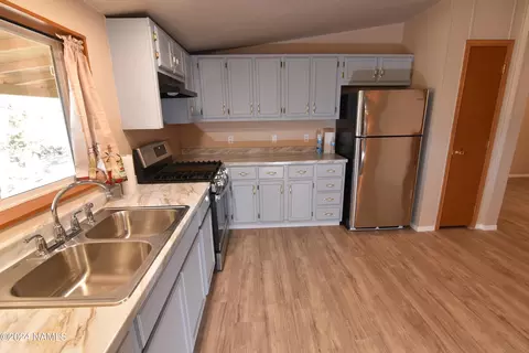 659 W Hillcrest Dr, Ash Fork, AZ 86320 photo 10