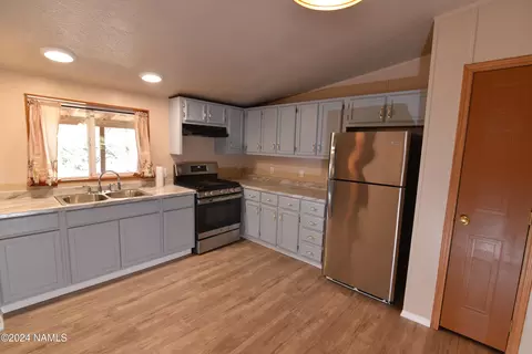 659 W Hillcrest Dr, Ash Fork, AZ 86320 photo 9