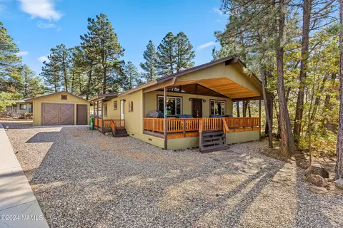 915 Salmon Creek Pl, Munds Park, AZ 86017