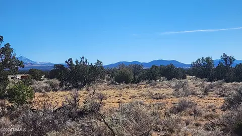 4686 E Oakwood Dr, Williams, AZ 86046 photo 2