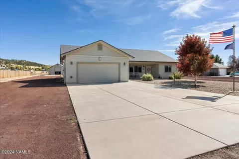 8227 Lookout View Trl, Flagstaff, AZ 86004