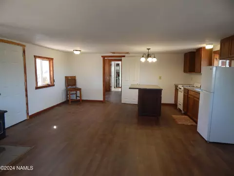 Living - 39770 N Cattle Dr, Ash Fork, AZ 86320 photo 5 of 6