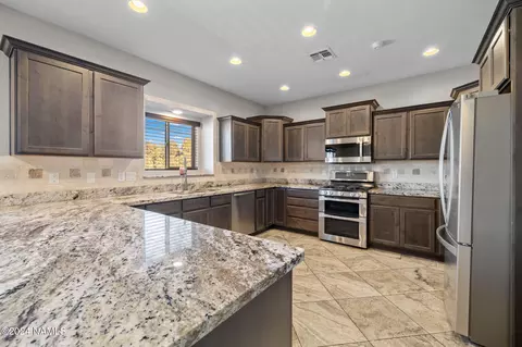 Kitchen - 8 E Tranquil Ln, Flagstaff, AZ 86005 photo 2 of 5