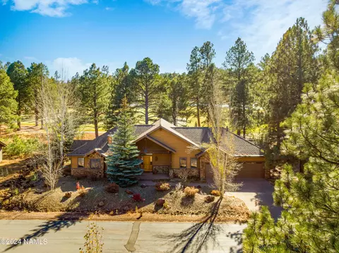 3555 S Lariat Loop, Flagstaff, AZ 86005