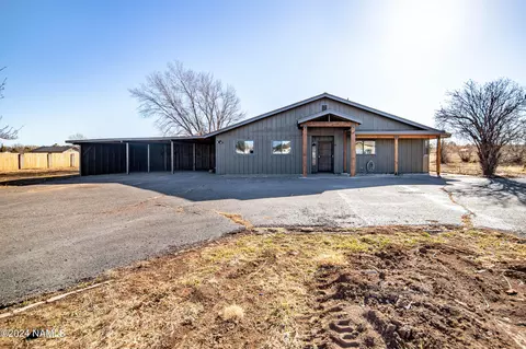 6910 Chris Ln, Flagstaff, AZ 86004