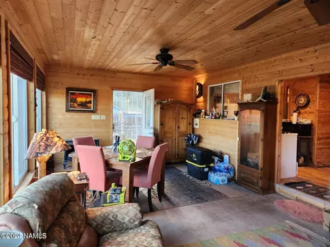 33759 W Celestial Ln, Seligman, AZ 86337