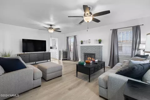 609 W Maple St, Winslow, AZ 86047