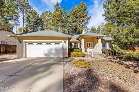 3385 Carol Dr, Flagstaff, AZ 86005