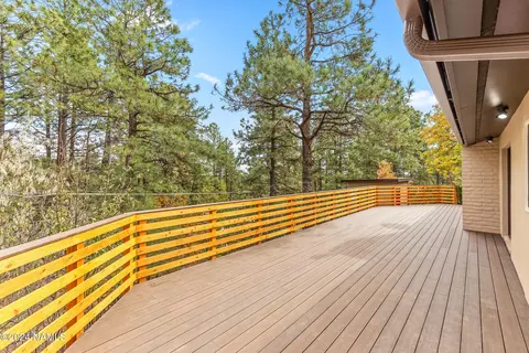 Exterior - 1024 E Hillcrest Dr, Flagstaff, AZ 86004 photo 3 of 6