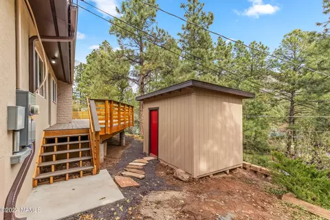 Exterior - 1024 E Hillcrest Dr, Flagstaff, AZ 86004 photo 4 of 6