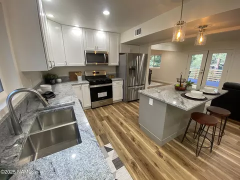Kitchen - 1024 E Hillcrest Dr, Flagstaff, AZ 86004 photo 4 of 5