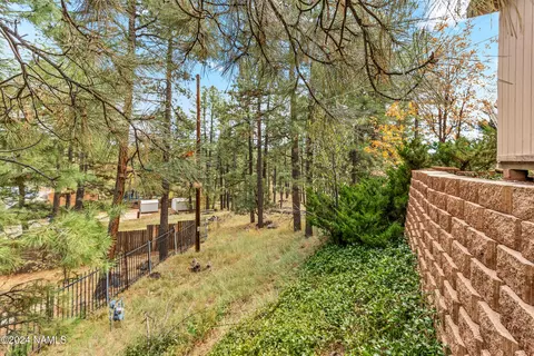 Exterior - 1024 E Hillcrest Dr, Flagstaff, AZ 86004 photo 5 of 6