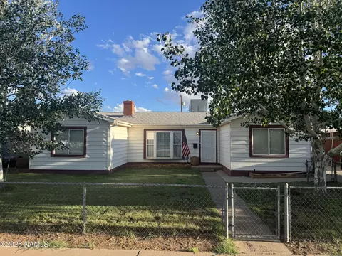 607 W Henderson St, Winslow, AZ 86047