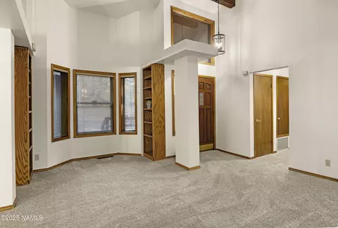 607 E Dohmen Dr, Flagstaff, AZ 86005 photo 3