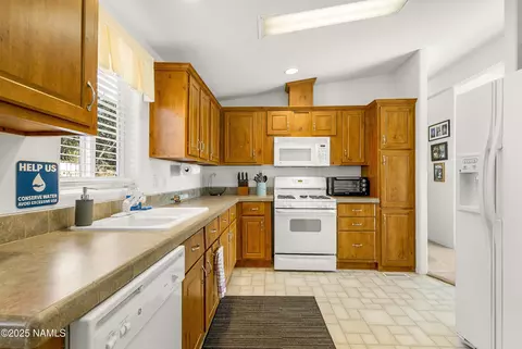 1608 E Sagebrush Rd, Williams, AZ 86046 photo 10