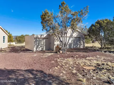 671 E Janel Dr, Williams, AZ 86046 photo 4