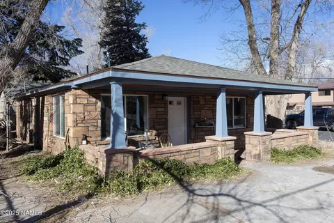 1527 N Center St, Flagstaff, AZ 86004