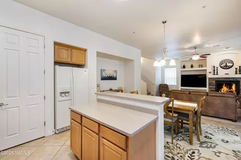 Kitchen - 997 E Sterling Ln, Flagstaff, AZ 86005 photo 2 of 3
