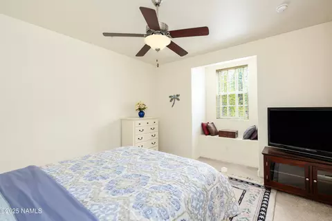 Bedroom - 997 E Sterling Ln, Flagstaff, AZ 86005 photo 4 of 6
