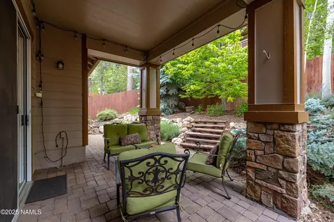 Exterior - 997 E Sterling Ln, Flagstaff, AZ 86005 photo 5 of 7