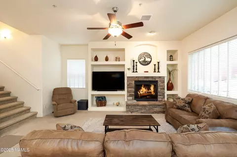 Living - 997 E Sterling Ln, Flagstaff, AZ 86005 photo 1 of 6