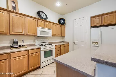 Kitchen - 997 E Sterling Ln, Flagstaff, AZ 86005 photo 1 of 3