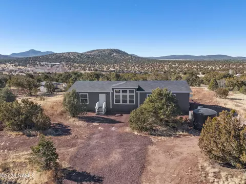 5626 N Wilshire Dr, Williams, AZ 86046
