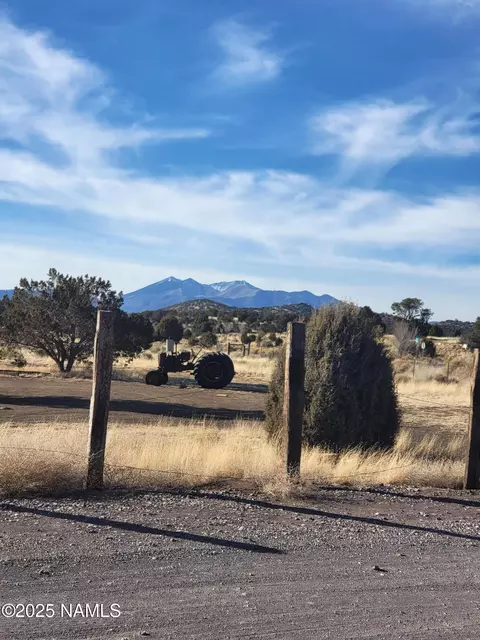 5081 Spud Dr, Flagstaff, AZ 86004