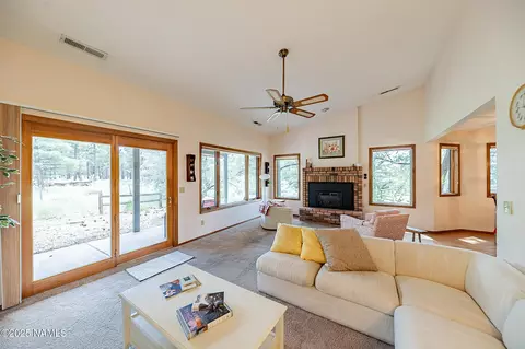 2105 N Whitetail Way, Flagstaff, AZ 86004