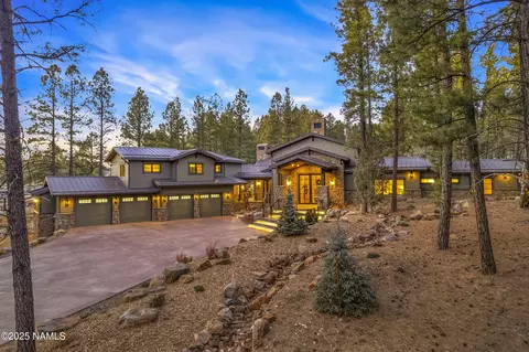 2200 W Colton Ct, Flagstaff, AZ 86001