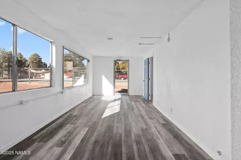 Living - 1905 E 6th Ave, Flagstaff, AZ 86004 photo 3 of 4