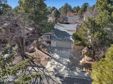 3997 N Luzern Cir, Flagstaff, AZ 86004