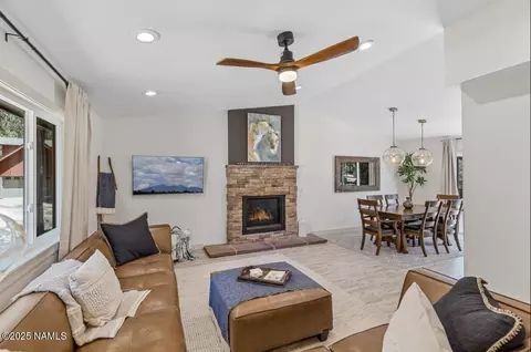 2493 N Oakmont Dr, Flagstaff, AZ 86004
