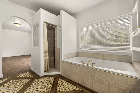 Bath - 23 E Judy St, Flagstaff, AZ 86005 photo 1 of 8