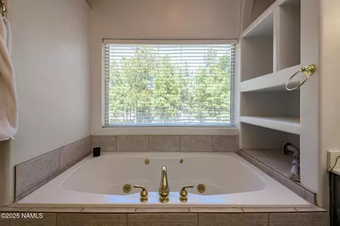 Bath - 23 E Judy St, Flagstaff, AZ 86005 photo 8 of 8