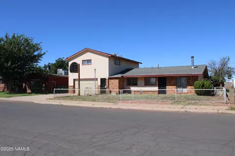 714 W Hillview St, Winslow, AZ 86047