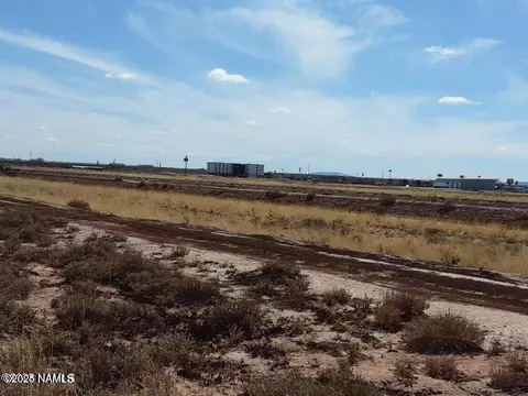 02 Santa Fe Dr, Winslow, AZ 86047